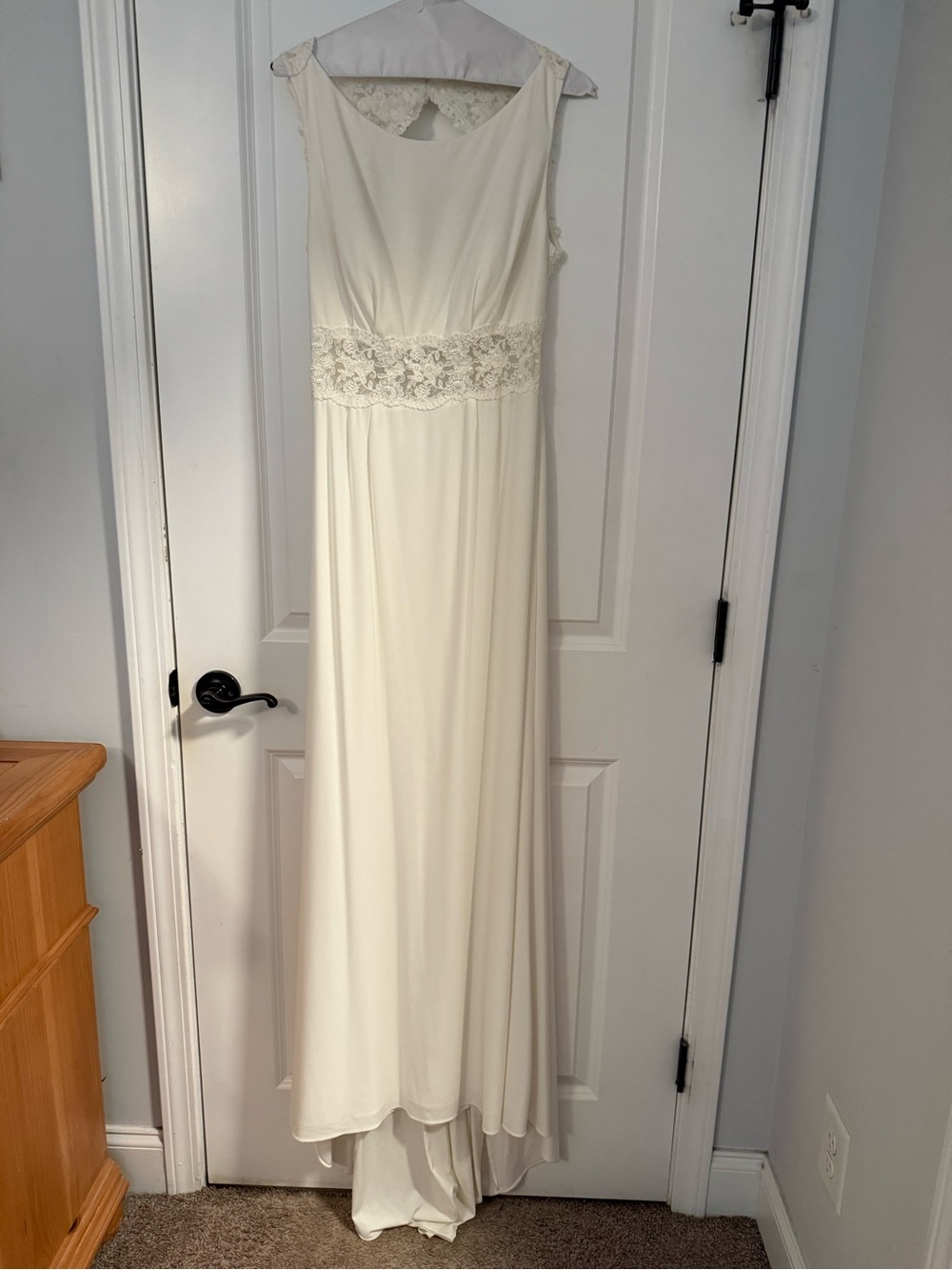 Cream Lace-Waist Sleeveless Wedding Dress